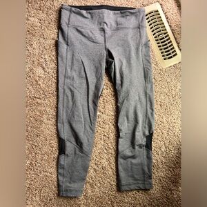 Women’s Lululemon cropped legging Size 8